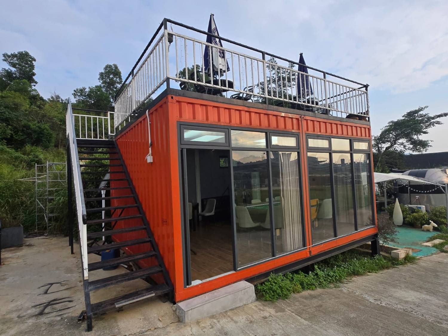 【STARRY SKY BAR】DAY CAMPING ( 2-10 pax )14:00 - 22:00