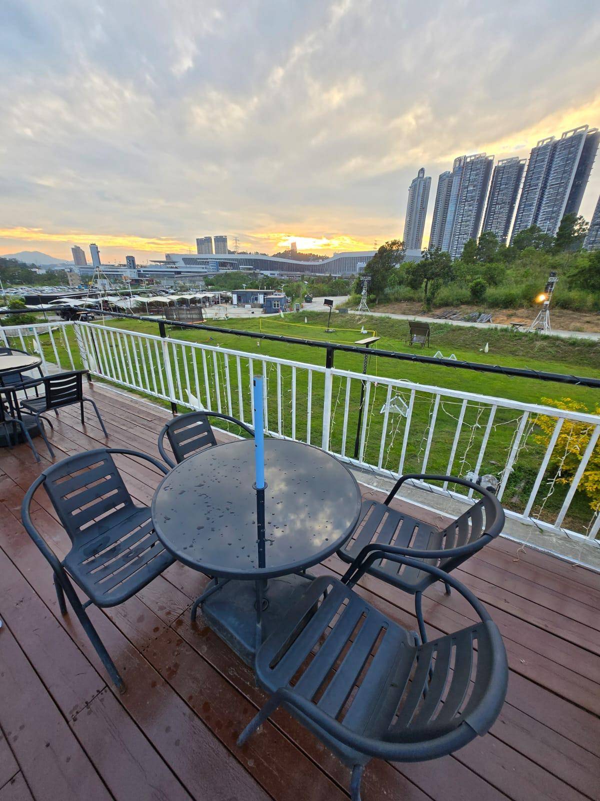 【STARRY SKY BAR】DAY CAMPING ( 2-10 pax )14:00 - 22:00